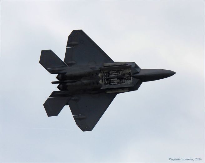 fighter-jet-F22-military